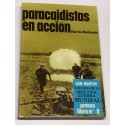 Paracaidistas en acción.