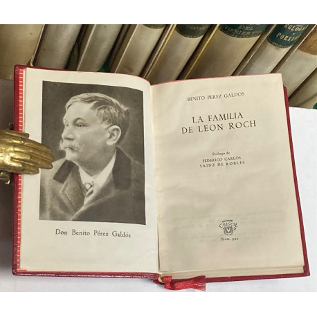 La familia de León Roch. Prólogo de Federico Carlos Sáinz de Robles.