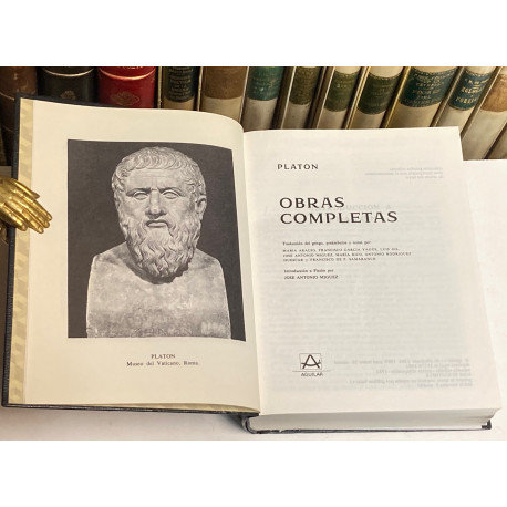 Obras completas. Traducción de griego, preámbulos y notas por María Araujo, Francisco García Yague, Luis Gil,...